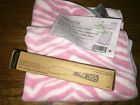099901029081 Pampered Chef New Pink Zebra Ceramic Spreader Microfiber