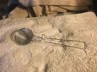 1187-02 Pampered Chef The Egg Separator New