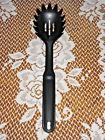 2319 Pampered Chef Black Nylon Slotted Server Pasta Fork Spoon Kitchen