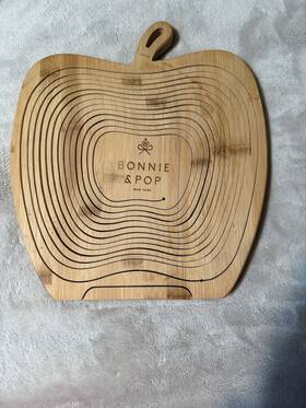 Trivet-a2 Bonnie & Pop And Collapsible Wooden Apple Shape Fruit Basket
