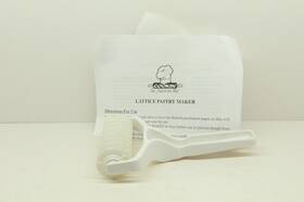 261441 Cookin The American Way Cookinft Plastic Lattice Pastry Maker