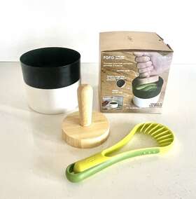 Cookut 760195166406 Fgfg 3-in-1 Fresh Guacamole Maker Tool Avocado Slicer Urban Outfitters