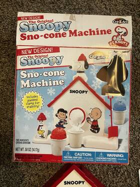 Cra-z-art 4455ez Cra-z-art The Original Snoopy Sno-cone Machine Peanuts White Red Plastic