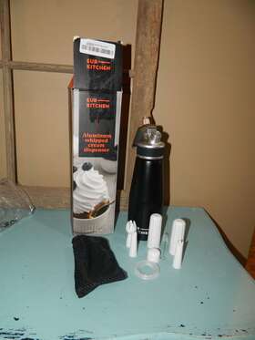 X002twhyqb Eur Kitchen Professional Aluminium Whipped Cream Dispenser 1 Pint 500ml