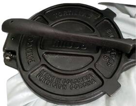 Imusa 719689877125 Cast Iron Tortilla Press 8 Inch Used