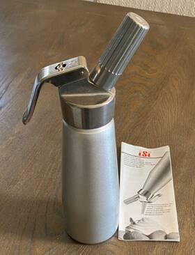 Isi 085355024260 Gourmet Profi Whip Professional Cream Whipper 1 Us Quart Stainless No Tip