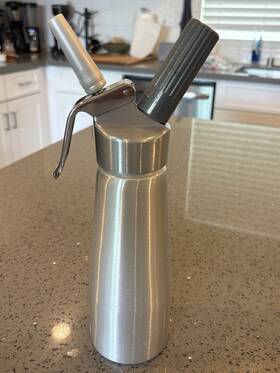 Isi 780518486861 Whipped Cream Dispenser Professional 500ml / 1 Pint Leak Proof Austria