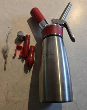 Isi North America Z0662 Gourmet Whip Cream/food Whipper Stainless Steel/red 0.5 L