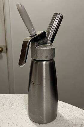 Y0628 Isi Gourmet Whip Cream Whipper Dispenser - 1 Us Quart Stainless Steel