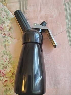 Mosa 712523802219 Professional Whipper - Small Size 0.25 Liter/0.5 Pint Polished Stainless