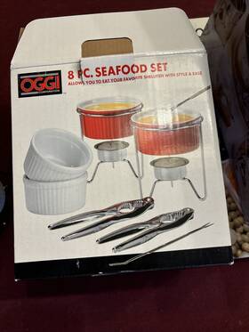 5027.2 Oggi 8 Piece Seafood Set Shellfish Warmers Forks Crackers Used Once