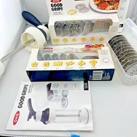 Oxo 1272080 Good Grips Cookie Press No Tube Springtime Halloween Disc Sets Rose Autumn