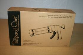 Pampered Chef 099901015251 Cookie Press With 16 Discs And Instructions #1525 - X2