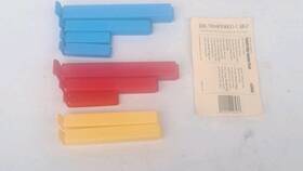 Pampered Chef 099999026436 Twixit Clips Lot Of 9 Blue Red Yellow Assorted Sizes