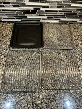 100468 Pampered Chef Deluxe Air Fryer Mess Catcher And Trays