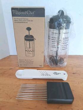 2265-1101 Pampered Chef 3 Tools Measure Mix And Pour Hold Nft Slice Adjustable Spoon Nice