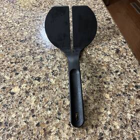 2352 Pampered Chef The Black Plastic Nylon Panini Spatula #2352 Euc