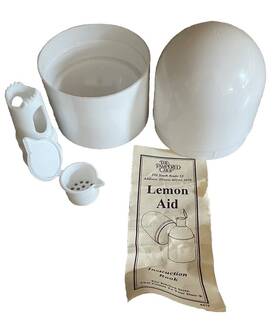 4475 Pampered Chef Vtg Lemon Juicer