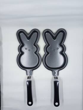 Peeps 041376712531 Lot Of 2 Pancake Skillet Bunny Easter Rabbit Pan Mold