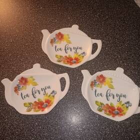 Pioneer Woman 085081056801 The Wildflower Whimsy Tea Bag Rest Set Of 3 Stoneware