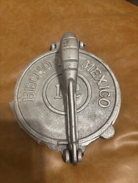 Pro 293956 Hecho Mexico Metal Cast Aluminum Restaurant Quality Tortilla Maker Round 9 Inch