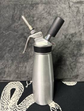 Eb-613 Puravida Pura Vida 0.5 Aluminum Whipped Cream Dispenser With Tips Silver
