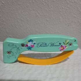 The Pioneer Woman 015896000911 Knife Sharpening Tool - Blooming Banquet. Nice