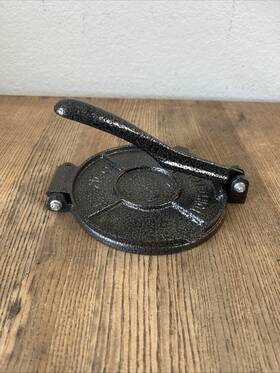 8964532 Tortillero Tortilla Press Heavy Weight Cast Iron Gauge Flour Corn Gray 7.5 Inch