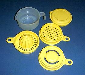 Tupperware 1893 Food Prep Cooks Maid Juicer Grater Egg Separator Cup #1893 And Cover