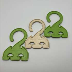 315-9 Tupperware 3 Hang-it-all Hanger Gadgets 2 Green And 1 Creamy White # 315 Vintage