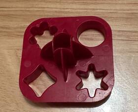 730-9 Tupperware Vtg Red Mini Cutter Veggie Cheese Dough Canape Radish Fondant Doh 730