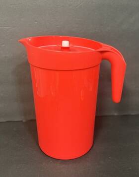 8029a-1 Tupperware 1 Gallon Push-button Pitcher With Removable Infuser In Red