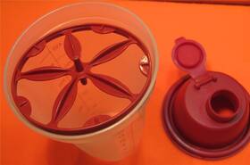 844-3 Tupperware Vintage Red Quick Mixer Gravy Dressing Drink Shaker