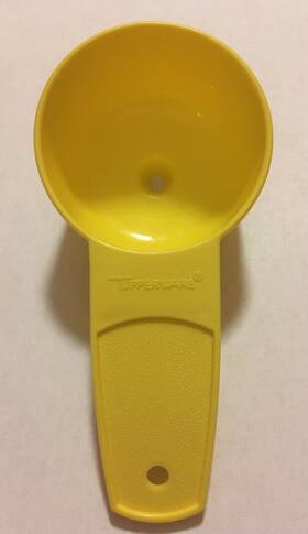 877-5 Tupperware Vintage Mini Funnel Yellow