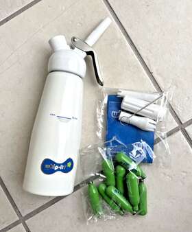 0151 United Brands Whip It Cream Whipped Dispenser White