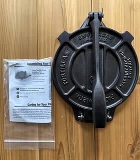 Victoria 146182 8 Inch Cast Iron Tortilla Press Pataconera Arepas Made In Colombia