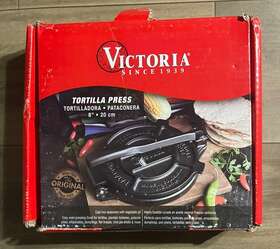 18852159 Victoria Cookware Cast Iron Tortilla Press - 8 Inch