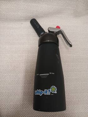 Whip It 065626862357 1/4 Liter 1/2 Pint Aluminum Dispenser Black