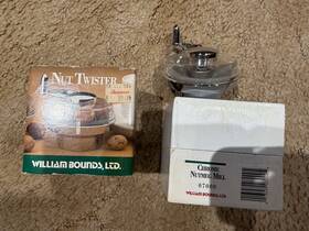 William Bounds 013459070005 Vintage Clear Acrylic Lucite Chrome Nutmeg Mill Usa