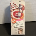 Vintage Dessert Decorator Wilton 415-825 Different Tips New Box.. Fixed Price $12.99.