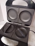 Holstein Housewares 2-SECTION Omelet & Arepa Maker Non-stick Black Untested. Fixed Price $12.99.