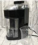 Black+decker JE2200B 400-WATT Fruit & Vegetable Extractor/ Juicer *read*. Fixed Price $38.95.