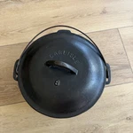 Vintage Carlisle / Lodge #8 Cast Iron Dutch Oven. Fixed Price $100.00.