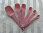 Vintage Rubbermaid Pink Pc Measuring Spoon Set #2231 Thru #2236. Fixed Price $8.95.