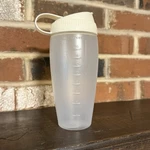 Rubbermaid 16 Oz Salad Dressing Shaker Blender Mixer Bottle #309B Servin Saver. Fixed Price $7.64.