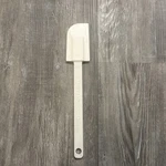 Pampered Chef Scraper #1650 11" Spatula Silicone Head Dw Safe Made In Usa. Fixed Price $11.00.