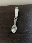 The Pampered Chef Small Double Spoon Serving Tongs #2560 Retired 6.25 Euc. Fixed Price $17.49.