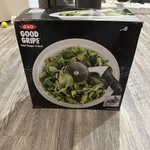 Good Grips Oxo Salad Chopper And Bowl Dual Stainless Blades & 5.5 Quart. Fixed Price $16.00.