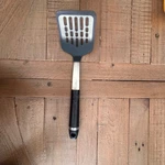 Oneida Slotted Turner Spatula Black Nylon Stainless Steel Kitchen Utensil 11.5IN. Fixed Price $9.00.
