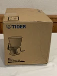Tiger Japanese Rice Cake Mochi Maker Cutting Machine SMX-5401. Fixed Price $149.99.